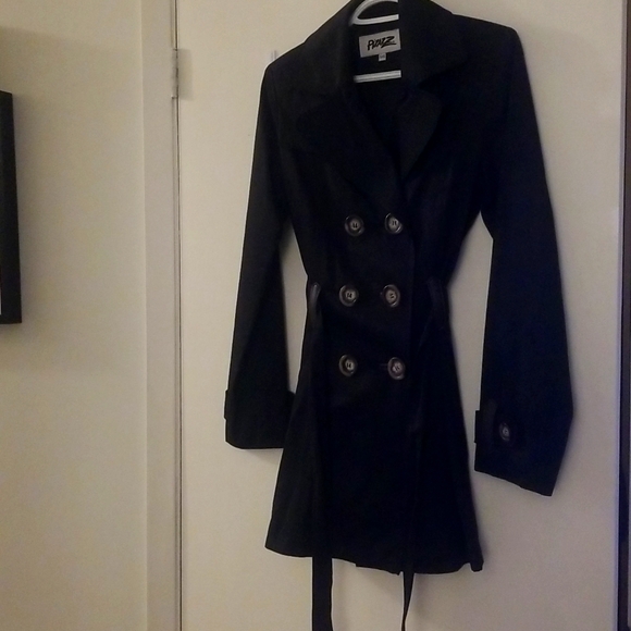 Pizazz: short belted trench coat - Picture 9 of 9